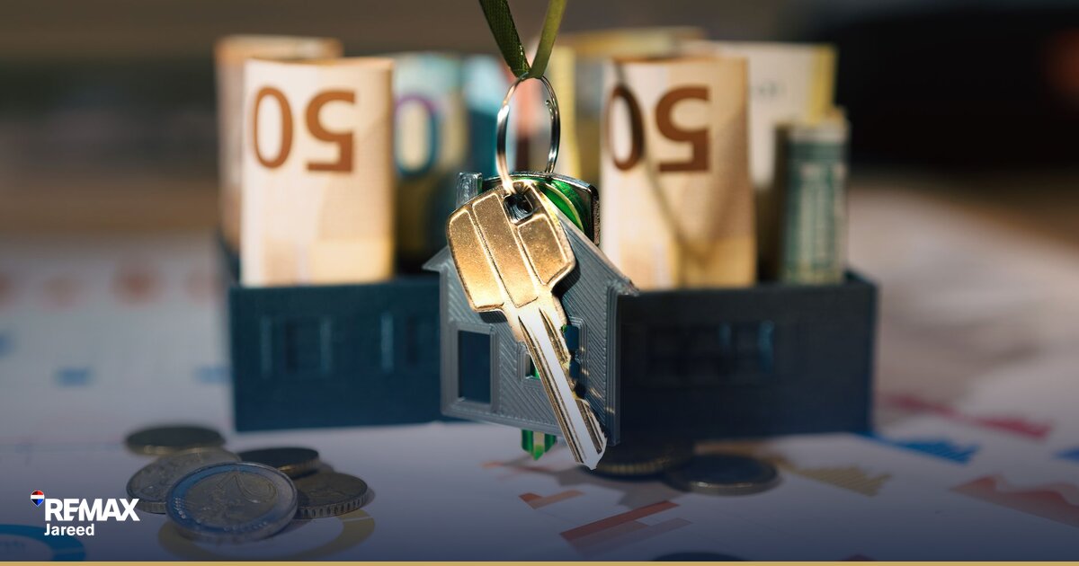 مفاتيح شقة جديدة عند الاستلام في كمبوند سكني بالشيخ زايد، مصر