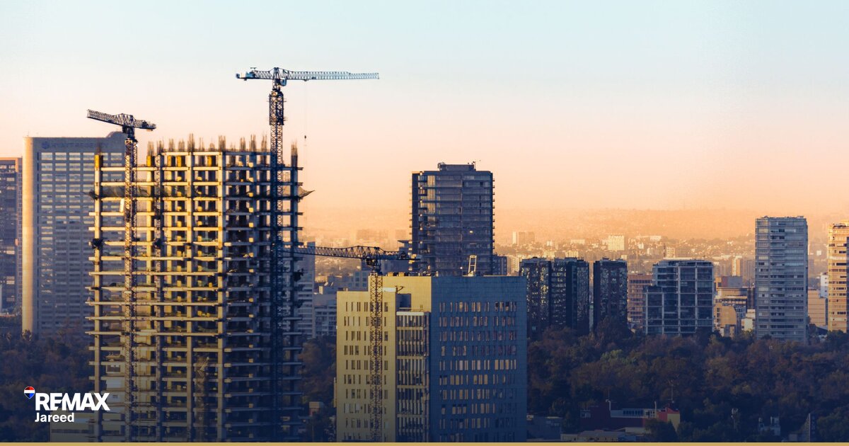 مساحات خضراء واسعة ومبانٍ سكنية حديثة في كمبوند بحدائق أكتوبر، غرب القاهرة