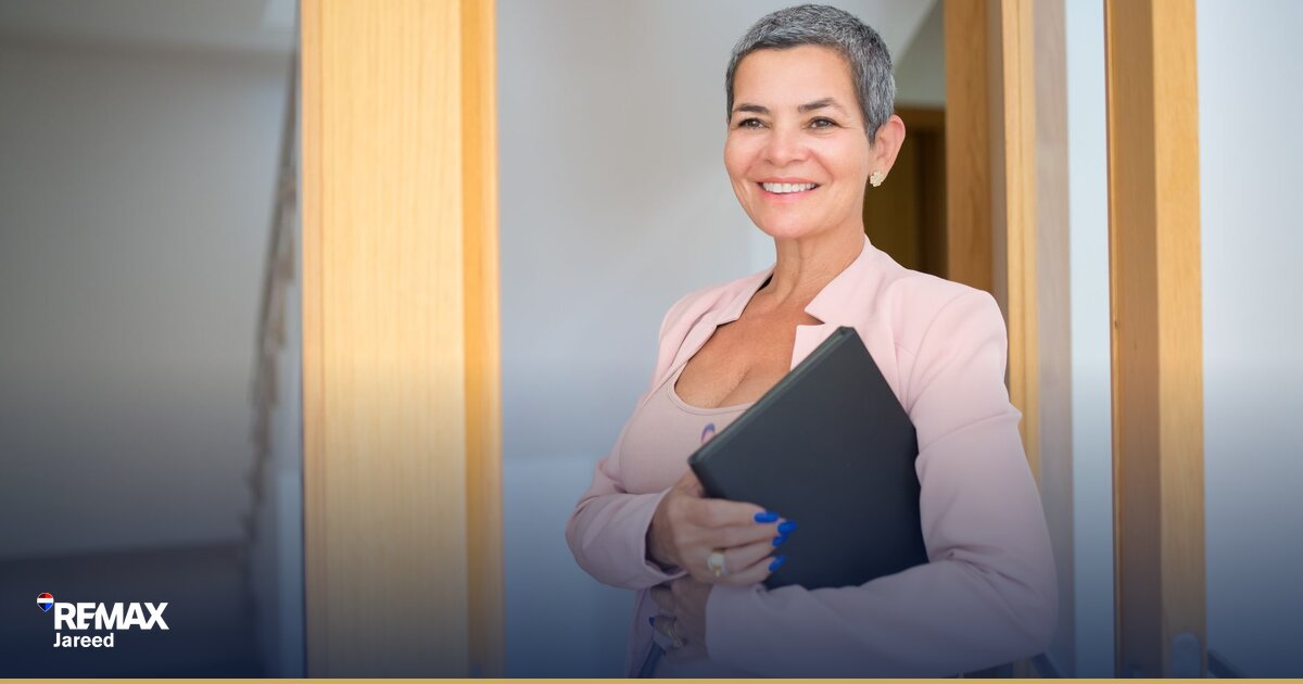 وكيل عقاري يحسب الفرق بين نسب العمولة على مكتب في 6 أكتوبر