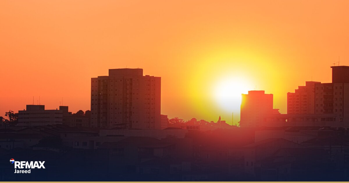 منظر جوي لكمبوند سكني حديث في منطقة دريم لاند 6 أكتوبر يُظهر المباني والمساحات الخضراء