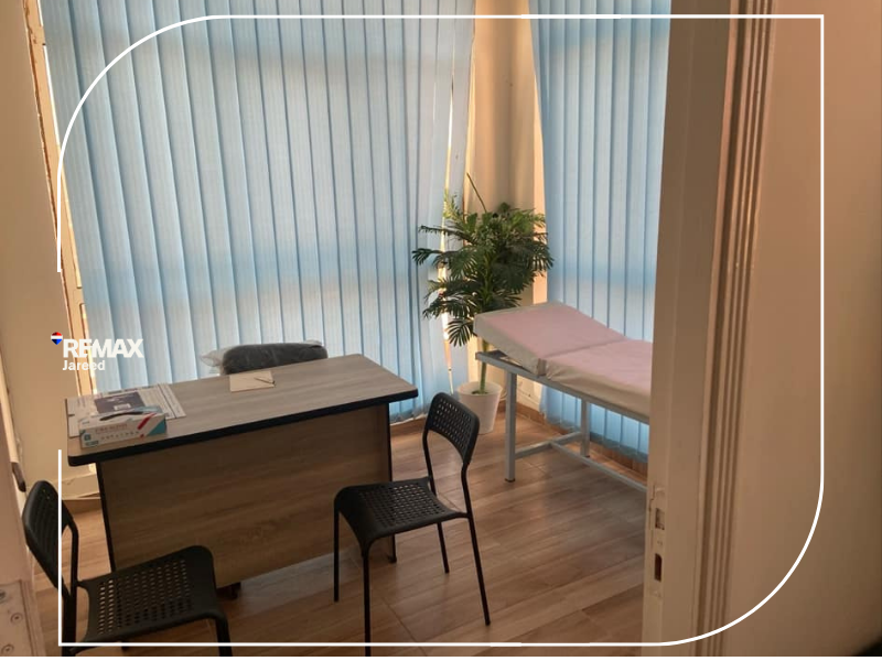 Clinic for rent - Al mo3ez mall — صورة 1