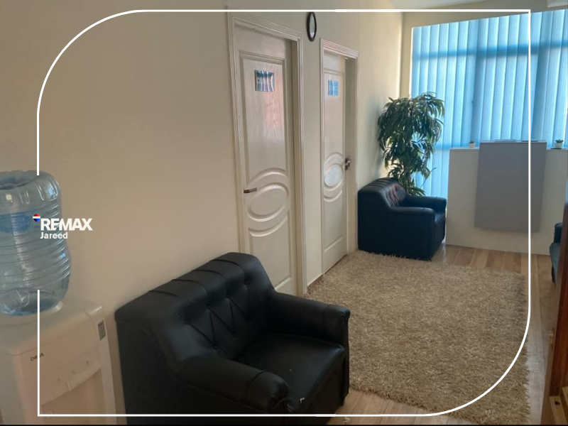 Clinic for rent - Al mo3ez mall — صورة 2