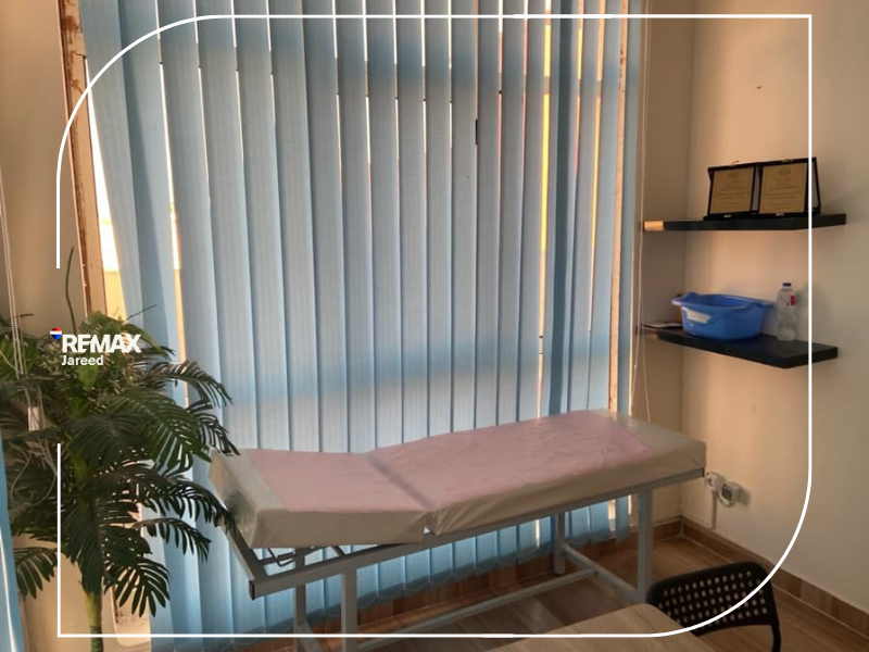 Clinic for rent - Al mo3ez mall — صورة 4