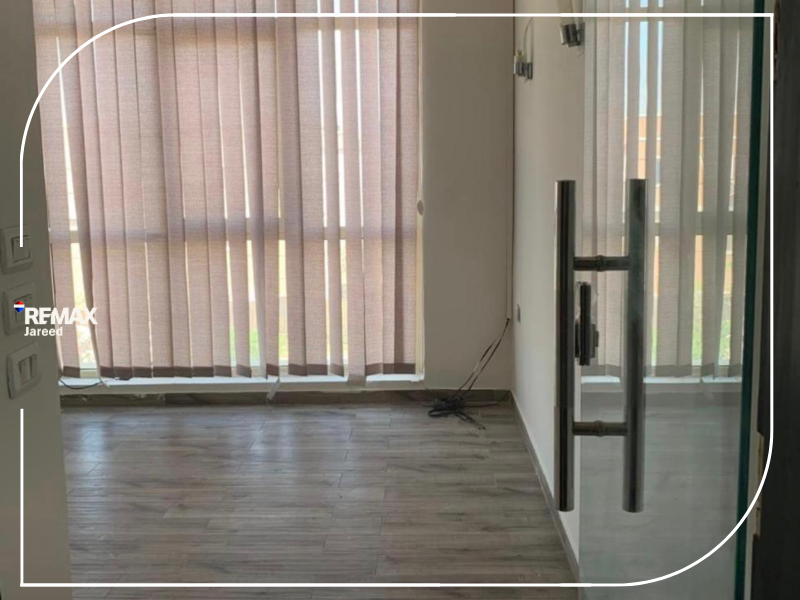 office for rent - al moaez mall — صورة 3