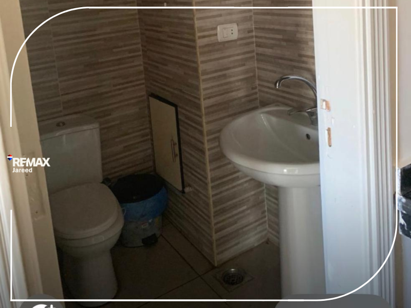 office for rent - al moaez mall — صورة 5
