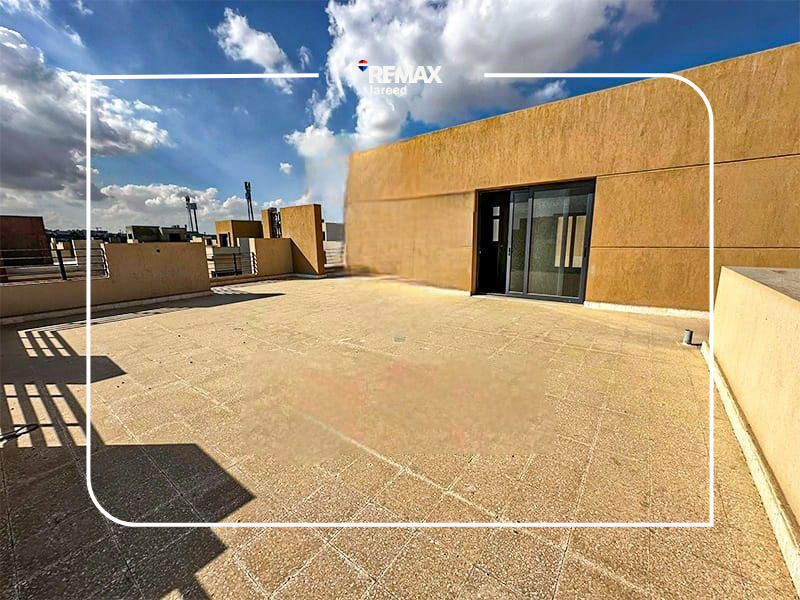 Standalone villa with basement for sale in a prime location — صورة 10