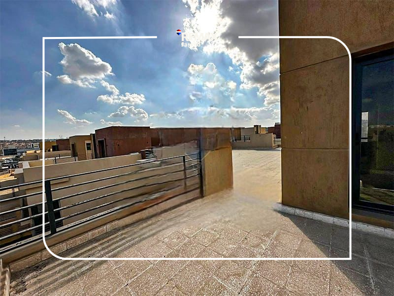 Standalone villa with basement for sale in a prime location — صورة 7