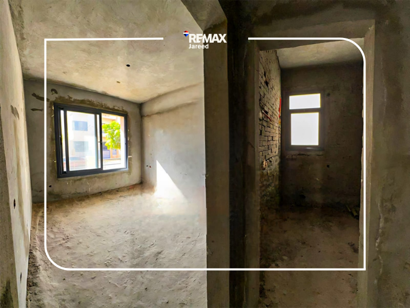 Standalone villa with basement for sale in a prime location — صورة 8