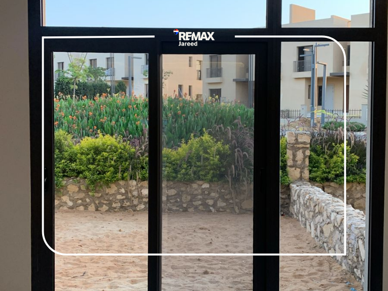 Townhouse for rent in O West Orascom Compound, prime location — صورة 14