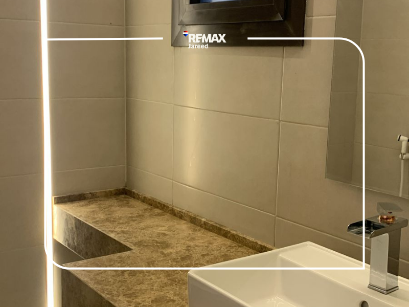 Townhouse for rent in O West Orascom Compound, prime location — صورة 16