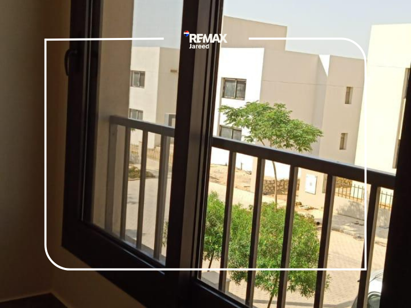 Townhouse for rent in O West Orascom Compound, prime location — صورة 4