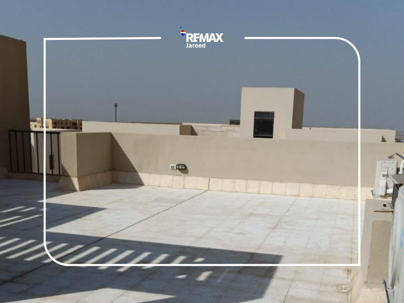Townhouse for rent in O West Orascom Compound, prime location — صورة 8