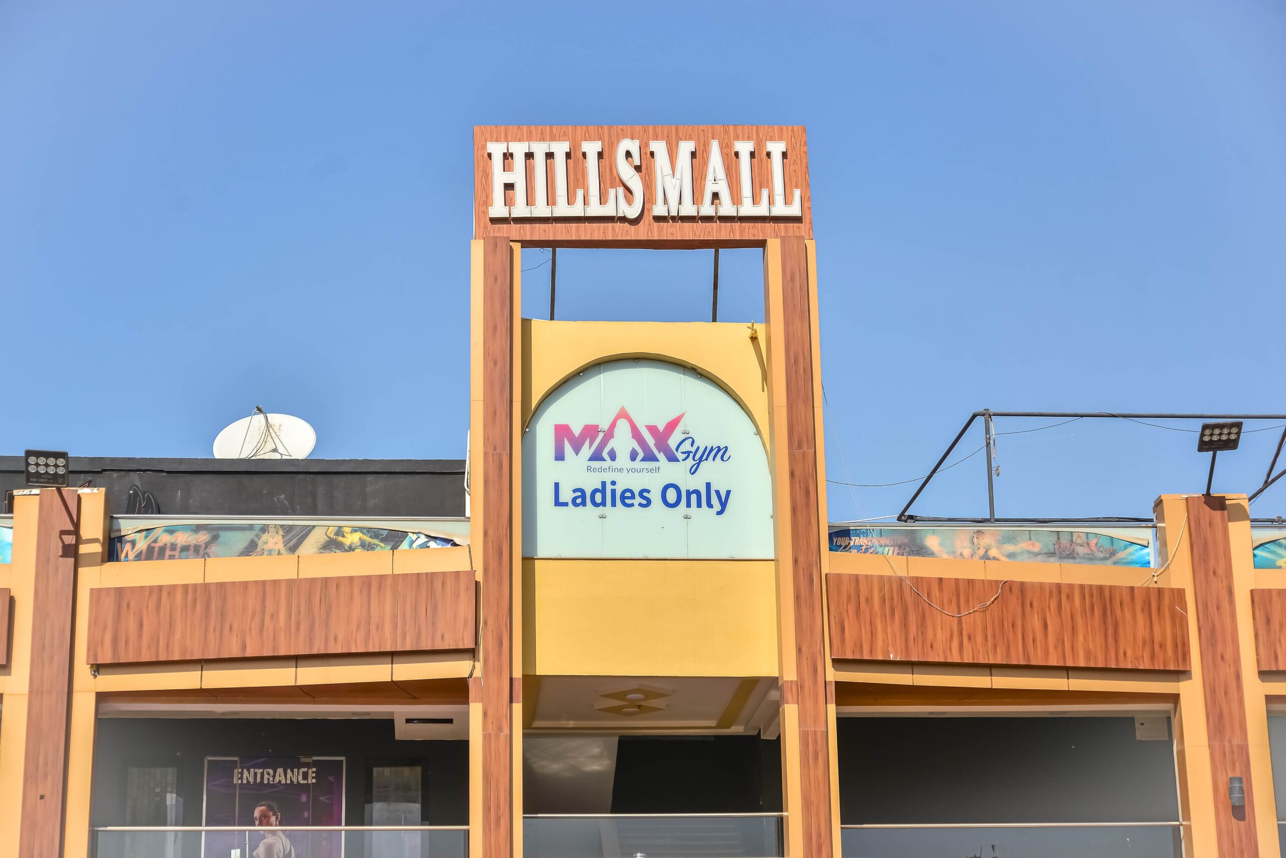 Finished shop for rent in Hills 1 strip mall — صورة 5
