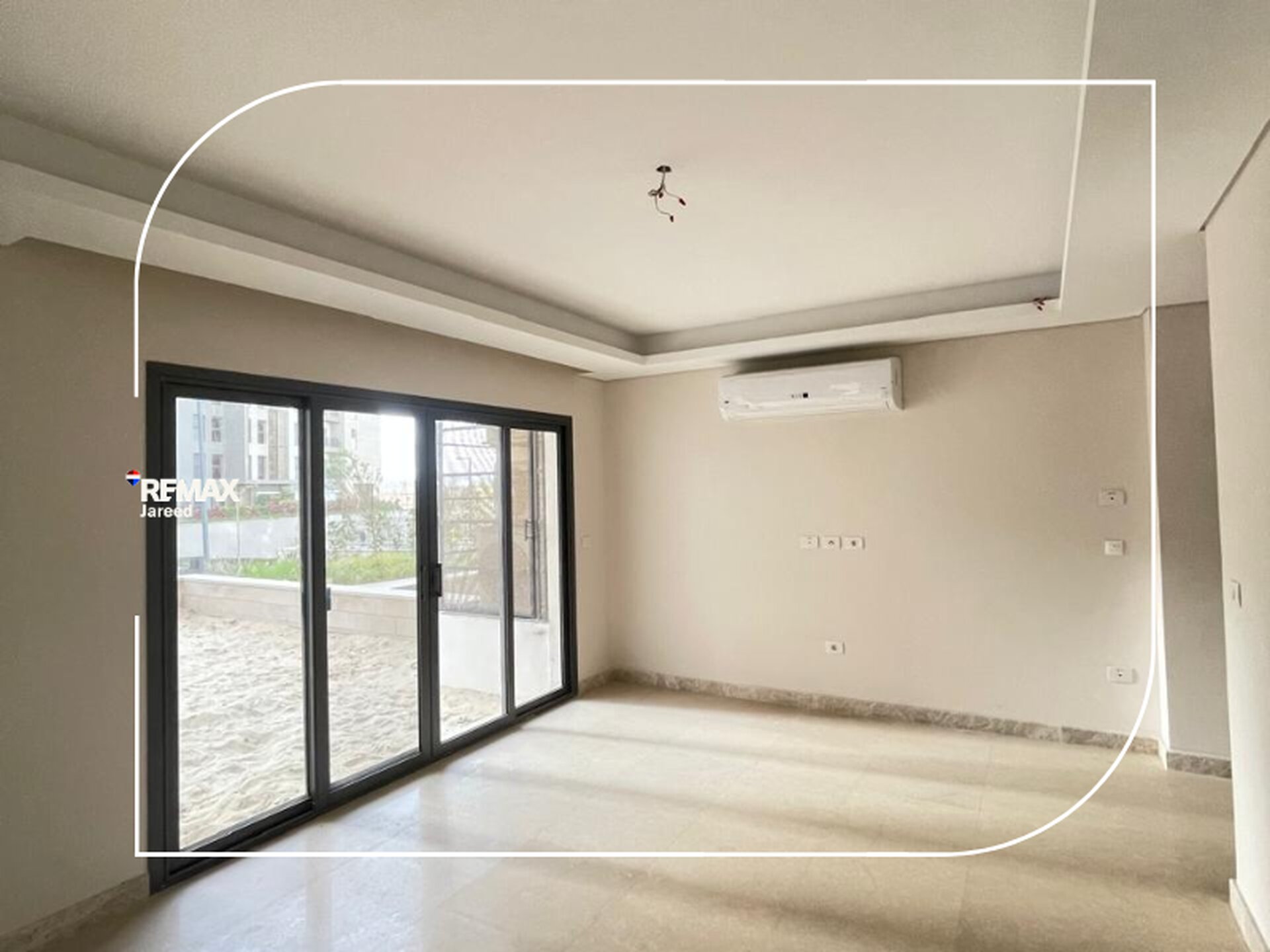 Zed West Ground floor + private garden — صورة 9