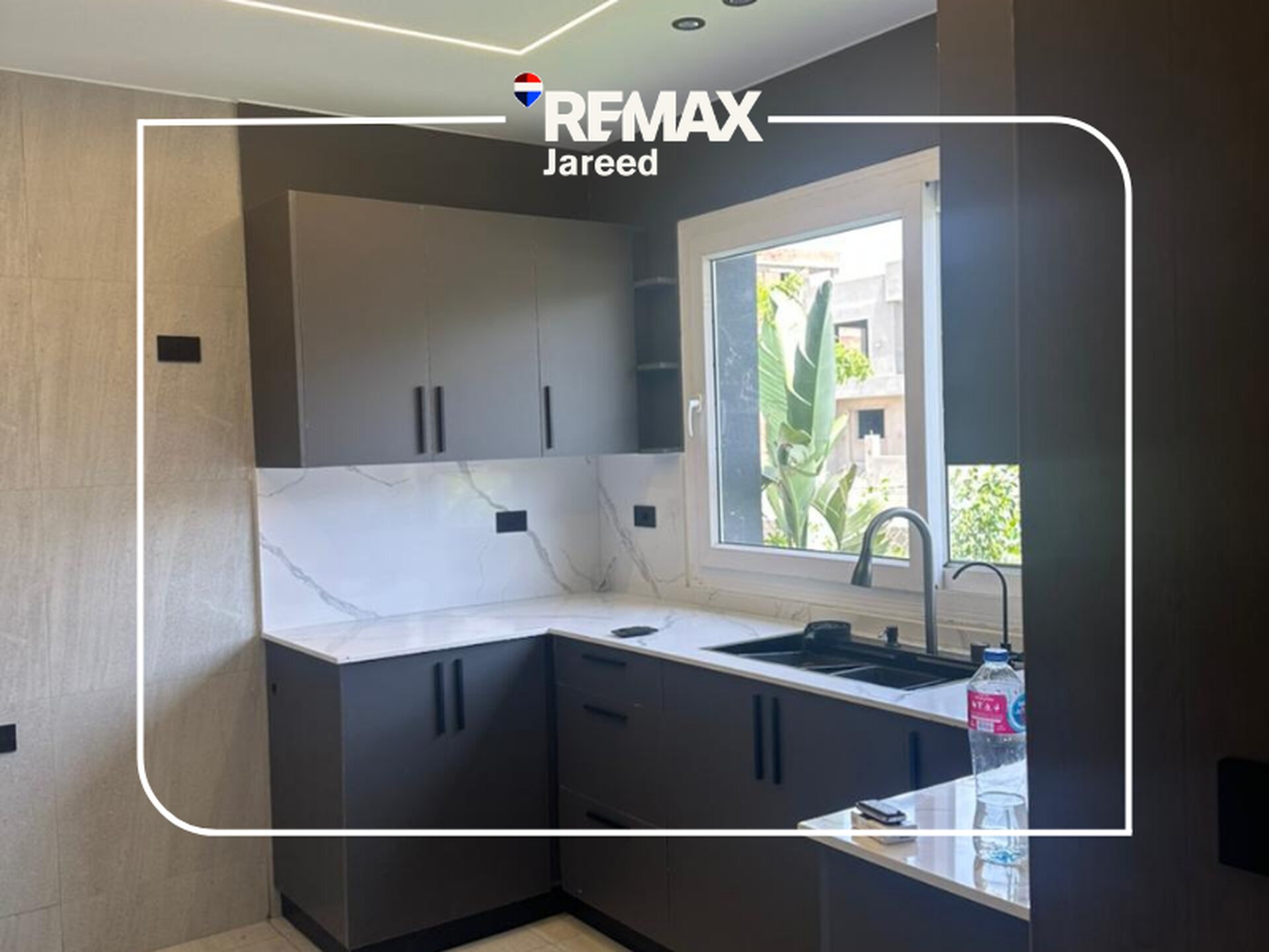 Fully finished Townhouse in KAYAN with kitchen and Acs — صورة 3