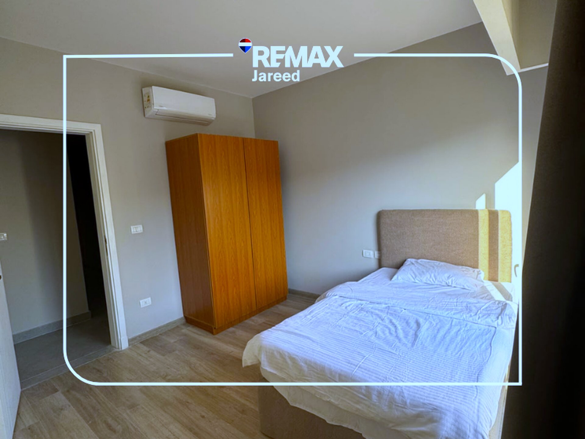 Fully furnished Apartment in Village west — صورة 17