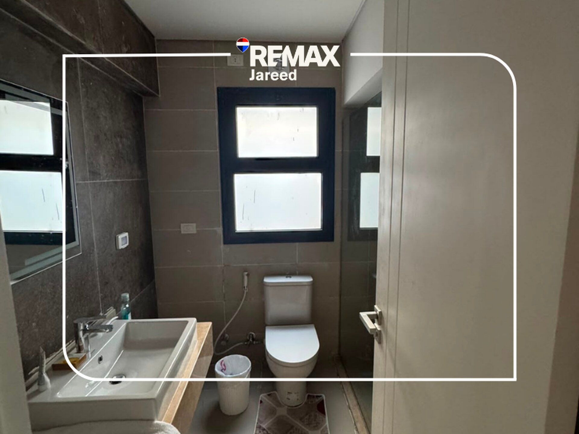 Fully furnished Apartment in Village west — صورة 6