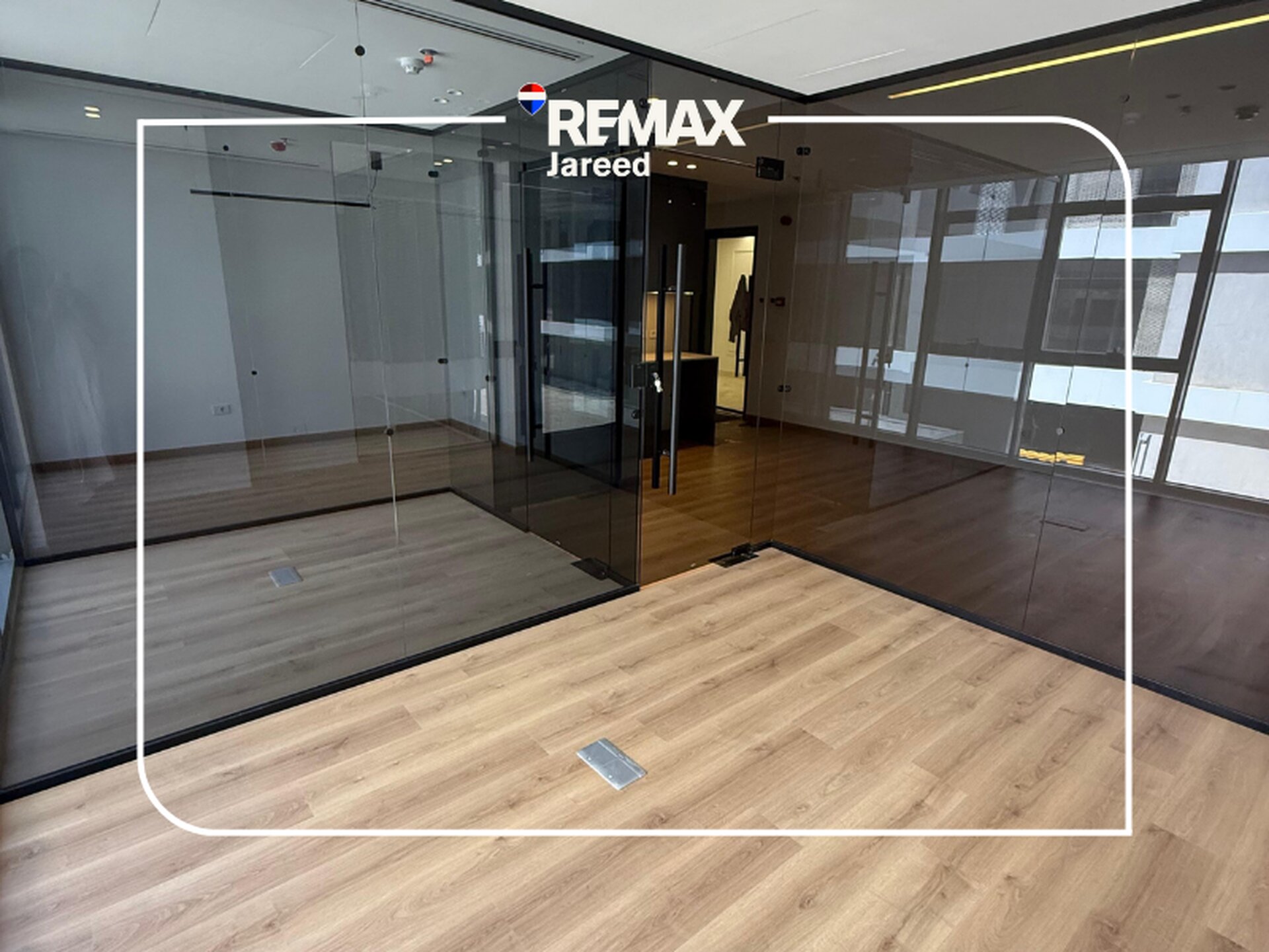 Premium Office for Rent | Golf Central, Palm Hills  Elevate your business in one of West Cairo’s most prestigious business destinations.  ✨ Ideal for businesses targeting Class A clients  📍 Location: Golf Central Mall, Palm Hills – 6th of October - صورة 36