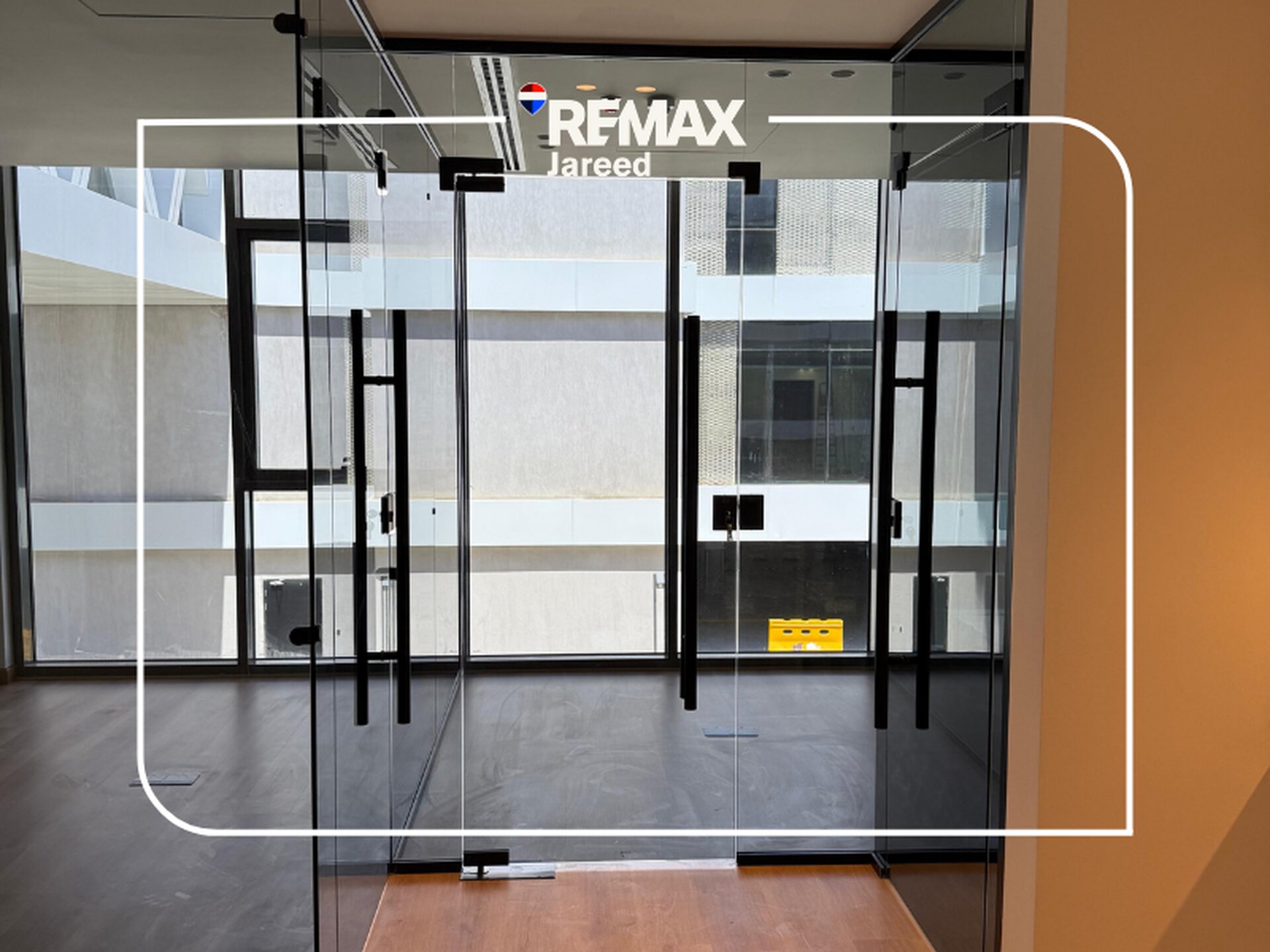 Premium Office for Rent | Golf Central, Palm Hills  Elevate your business in one of West Cairo’s most prestigious business destinations.  ✨ Ideal for businesses targeting Class A clients  📍 Location: Golf Central Mall, Palm Hills – 6th of October - صورة 39
