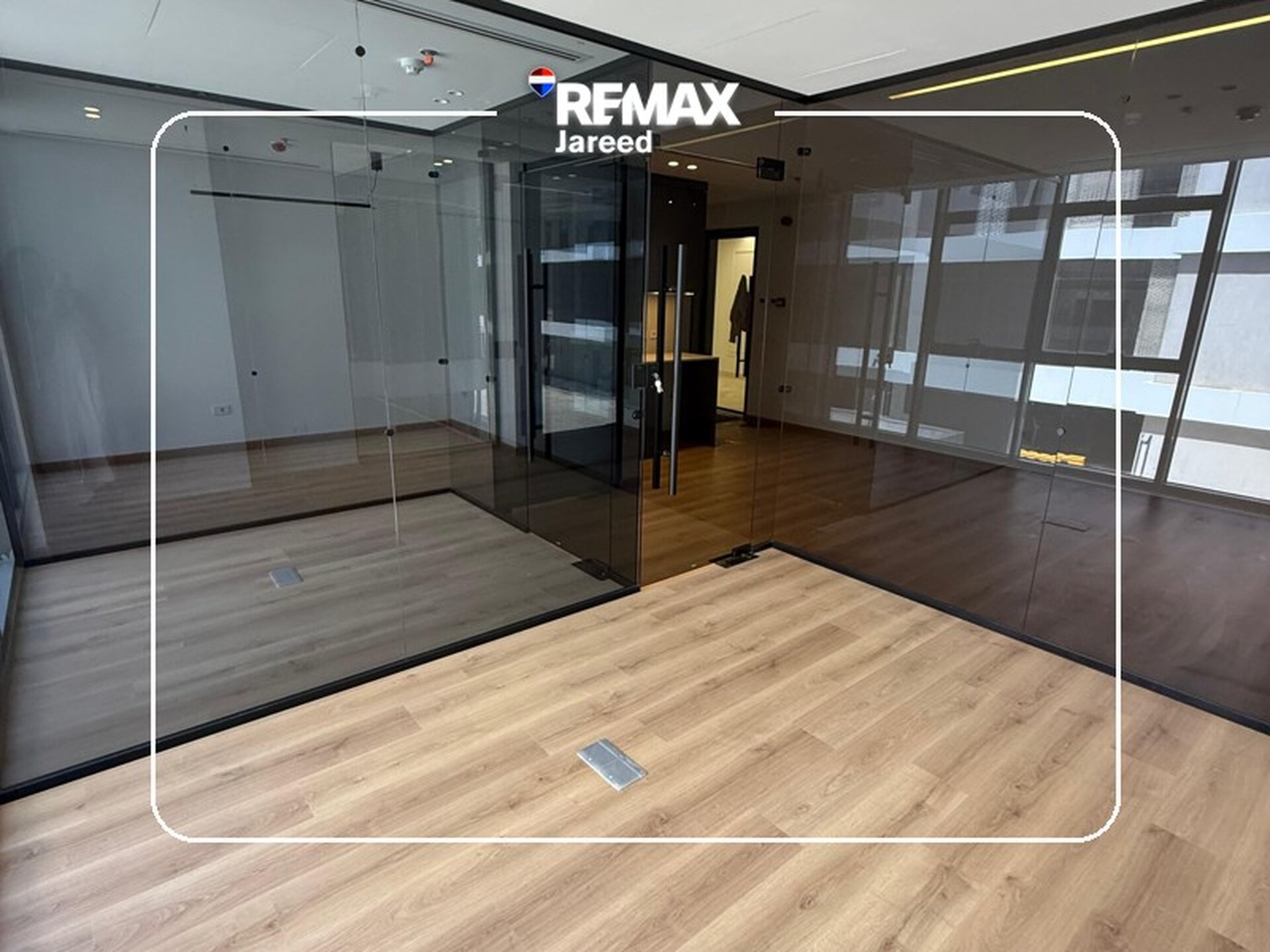 Premium Office for Rent | Golf Central, Palm Hills  Elevate your business in one of West Cairo’s most prestigious business destinations.  ✨ Ideal for businesses targeting Class A clients  📍 Location: Golf Central Mall, Palm Hills – 6th of October - صورة 7