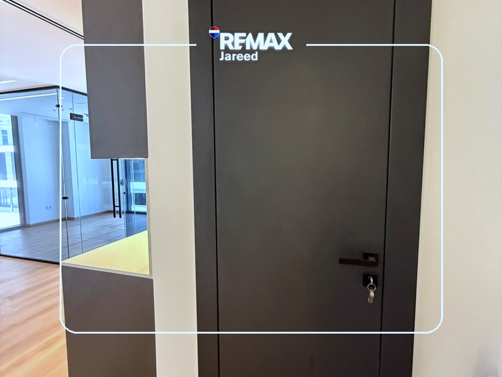 Premium Office for Rent | Golf Central, Palm Hills  Elevate your business in one of West Cairo’s most prestigious business destinations.  ✨ Ideal for businesses targeting Class A clients  📍 Location: Golf Central Mall, Palm Hills – 6th of October - صورة 9