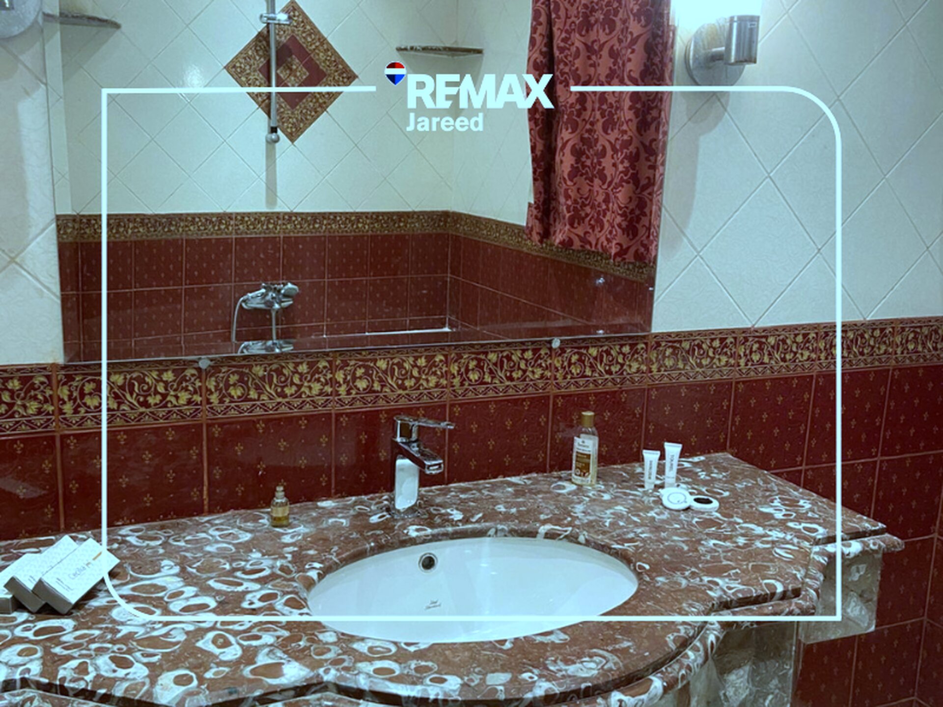 للايجار شقه ارضي داخل فيلا راقية في غرب سوميد 6 اكتوبر مساحه 300 متر| 3 غرف نوم | 3 حمامات | فرش راقي بالكامل | 40,000 جنيه شهريًا - صورة 31