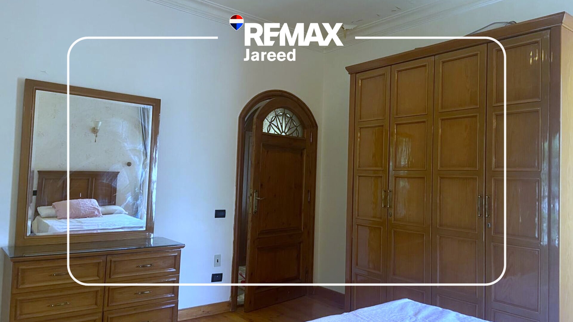 للايجار شقه داخل فيلا راقية في غرب سوميد 6 اكتوبر مساحه 300 متر| 3 غرف نوم | 3 حمامات | فرش راقي بالكامل | 40,000 جنيه شهريًا - صورة 9
