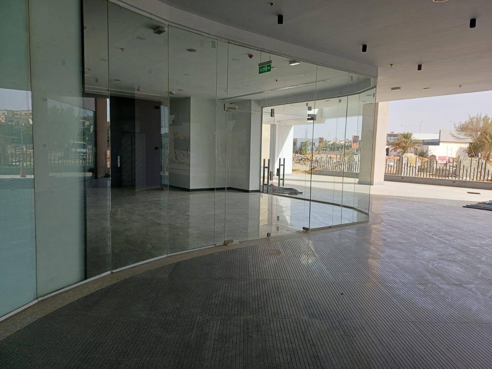 clinic for rent at centro mall zayed — صورة 10