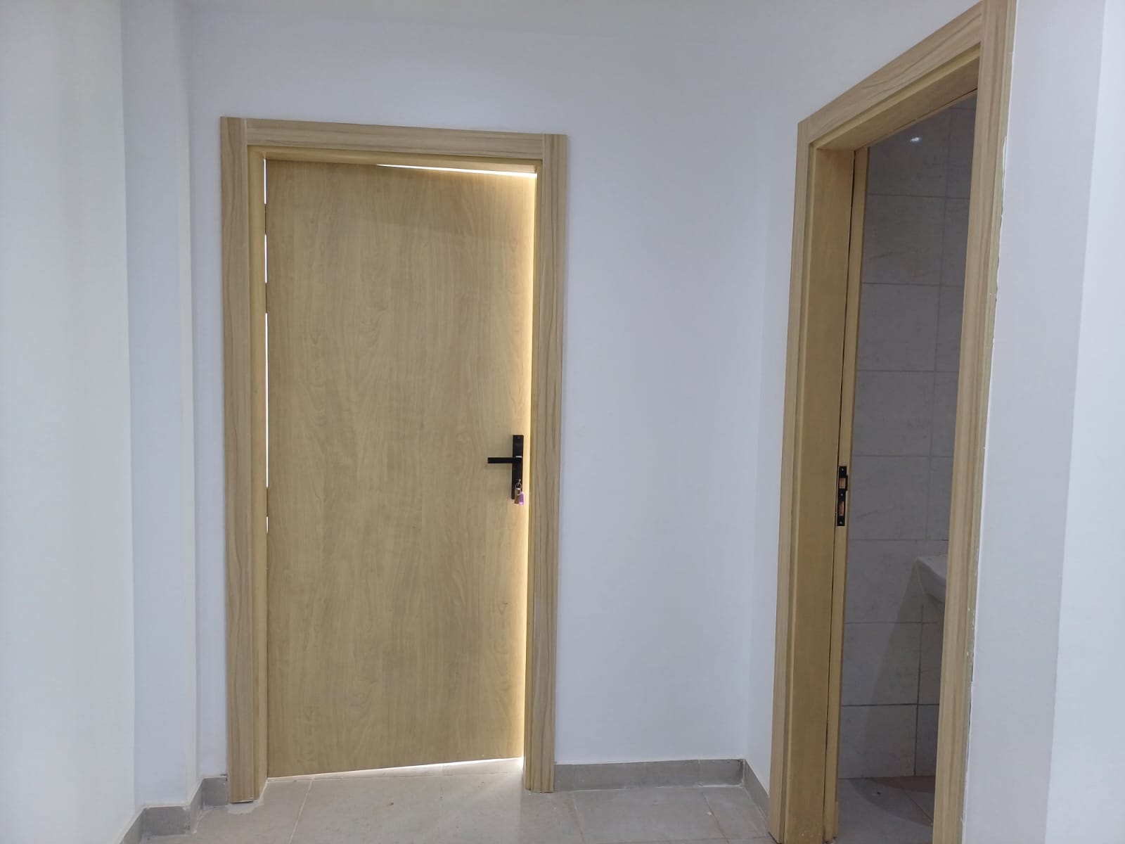 clinic for rent at centro mall zayed — صورة 11