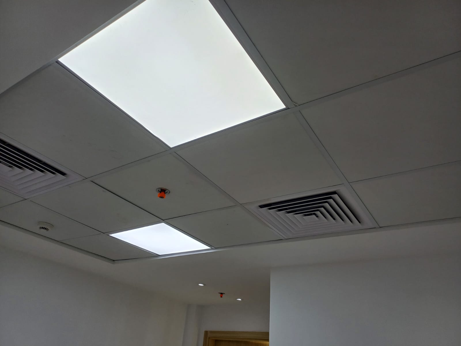 clinic for rent at centro mall zayed — صورة 12