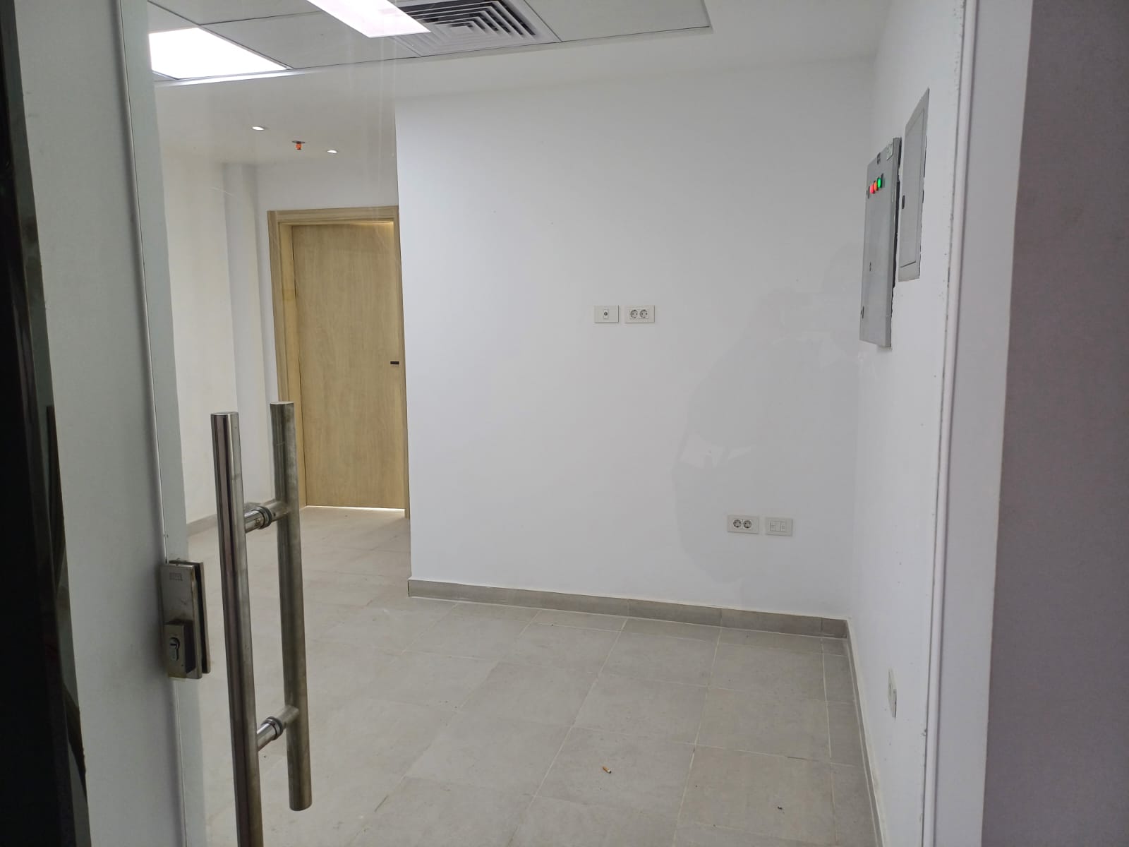 clinic for rent at centro mall zayed — صورة 2