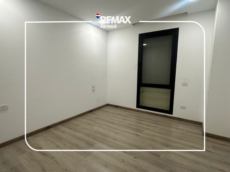 Duplex for rent in Westown - صورة 9