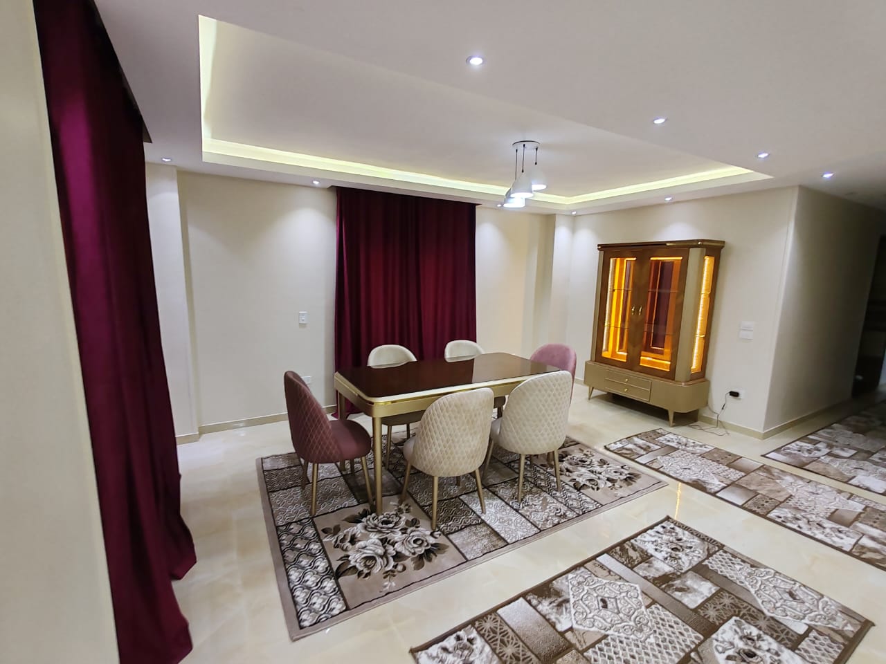 Fully furnished apartment 200 SQM - صورة 4