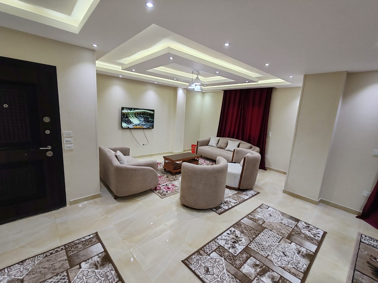 Fully furnished Apartment 200 SQM - صورة 4