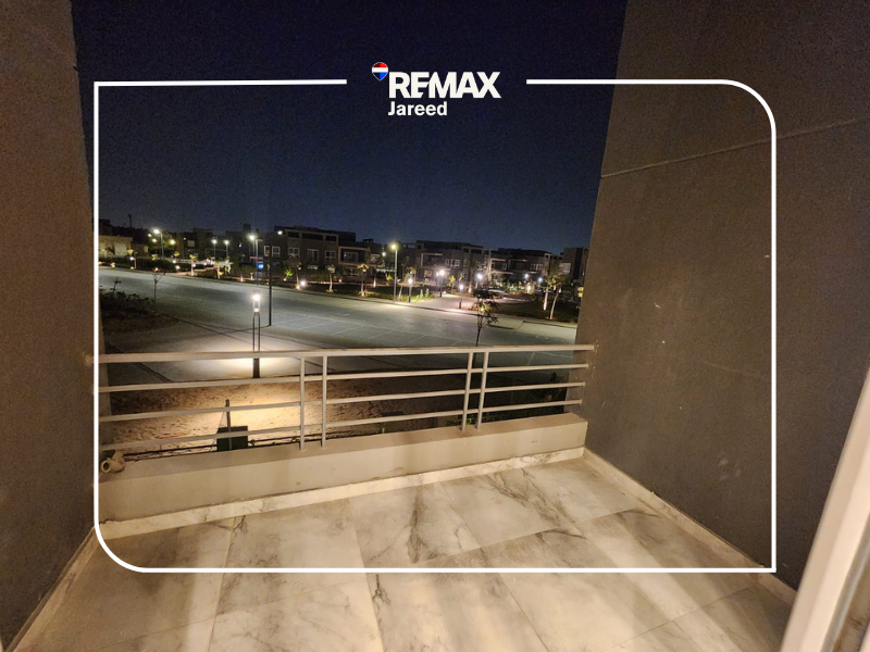 Fully finished townhouse 218 SQM - صورة 10