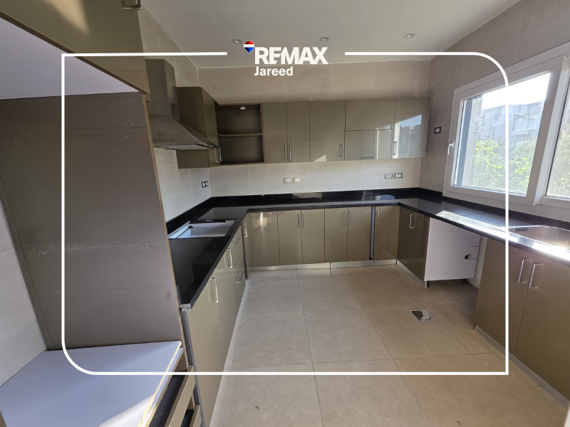 Fully finished townhouse 218 SQM - صورة 14