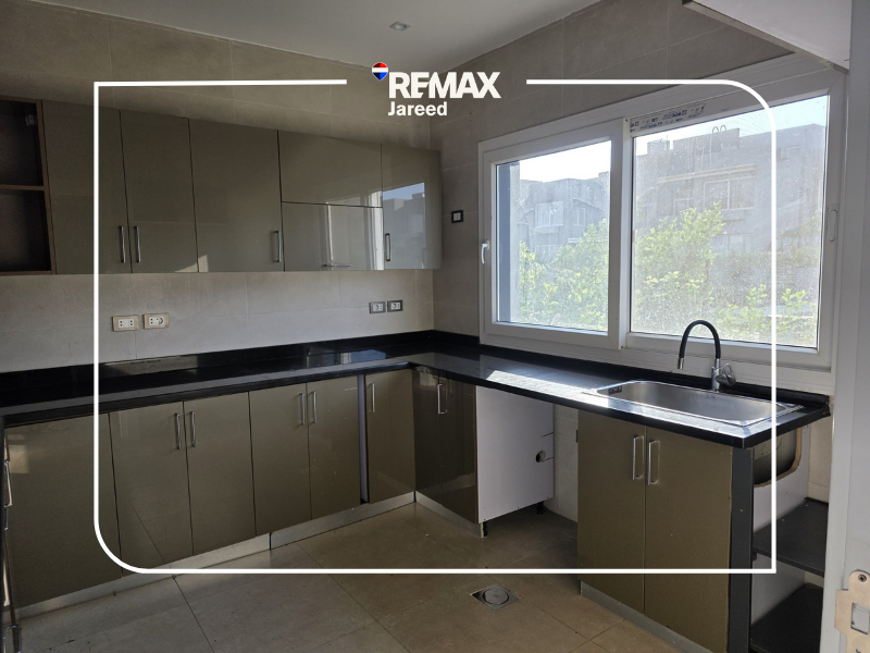 Fully finished townhouse 218 SQM - صورة 15