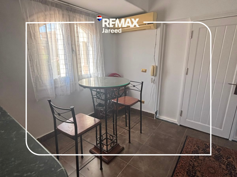 for Rent Luxury Furnished APARTMENT 130 M   – Green Heights Compound, 6th of October - صورة 8