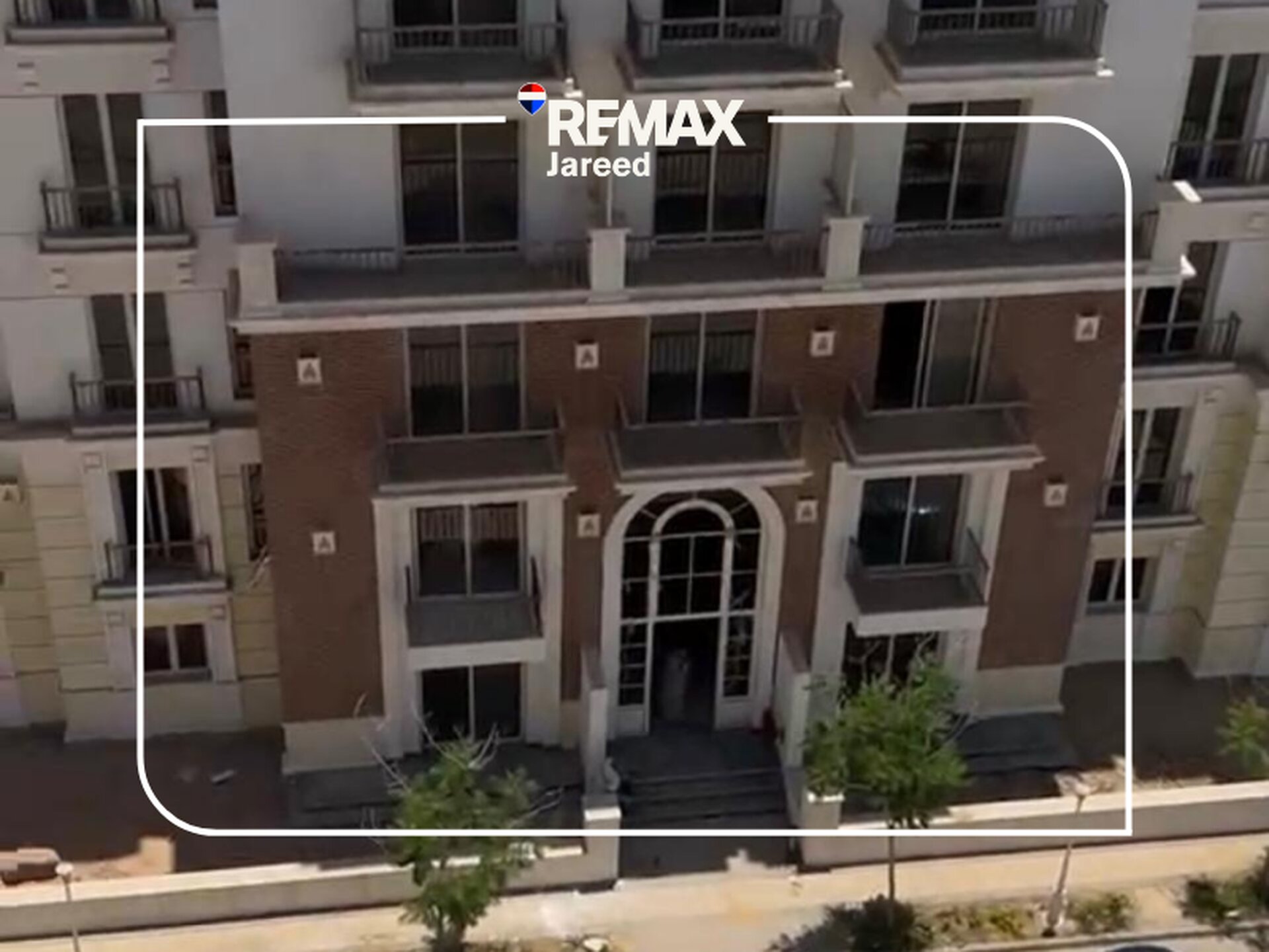 🏡 Sky Loft for Sale | Mountain View iCity October – The Lake Phase 📐 Built-up Area: 115 m²  🌿 Private Roof: 100 m²  📏 Total Area: 215 m² - صورة 18