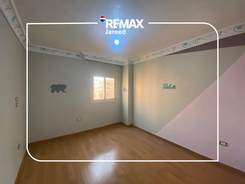 🏡 للبيع | شقة فاخرة في الشيخ زايد – الحي 16 📍 الموقع: الشيخ زايد – الحي 16 – المجاورة الثانية: 📐 المساحة: 215 م² - صورة 8