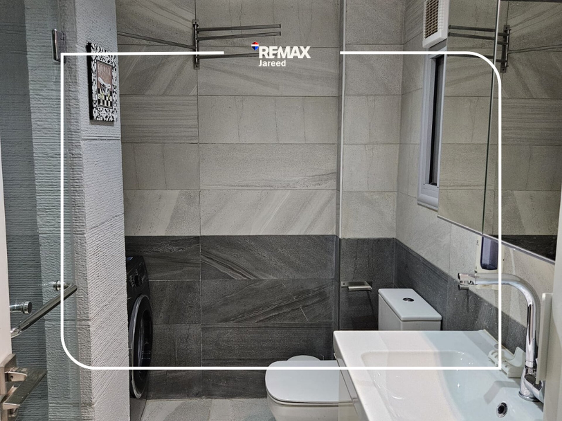 luxurious modern apartment for sale / 8th district shiekh zayed - صورة 19