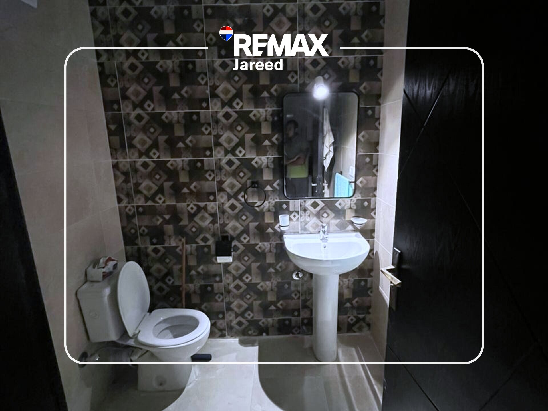 Furnished cozy  studio for sale in Aqua View with best market price - صورة 2