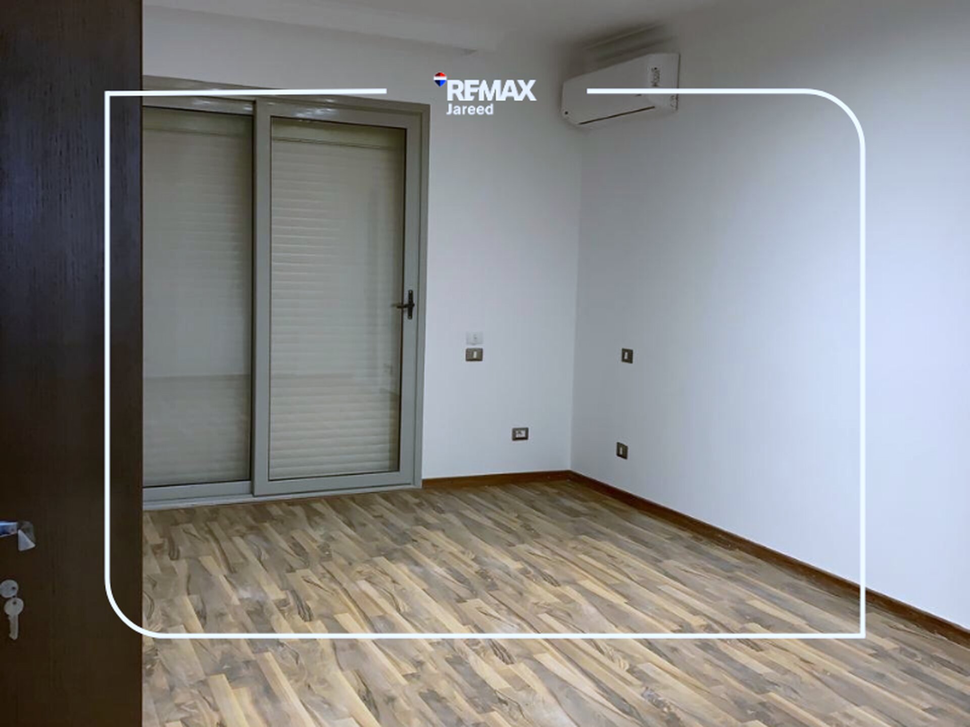 Fully finished ground apartment with kitchen and Acs and appliances in palm parks - صورة 13