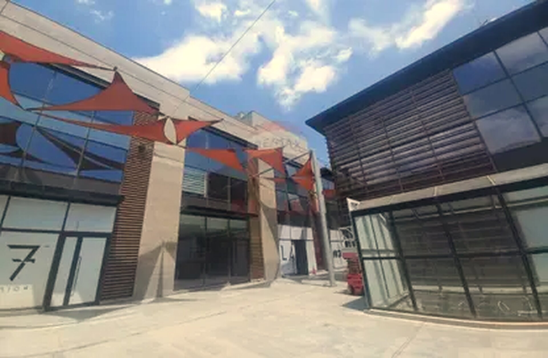 Office sky walk - Photo 2