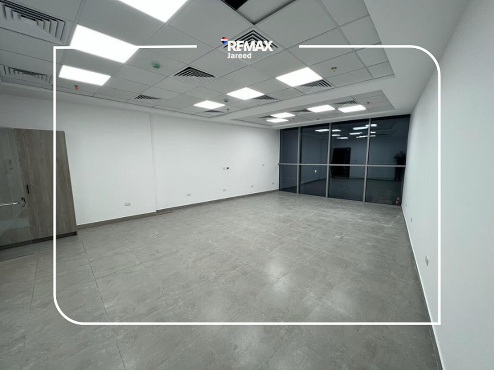 Fully finished Office for rent The arc building smart village - صورة 2